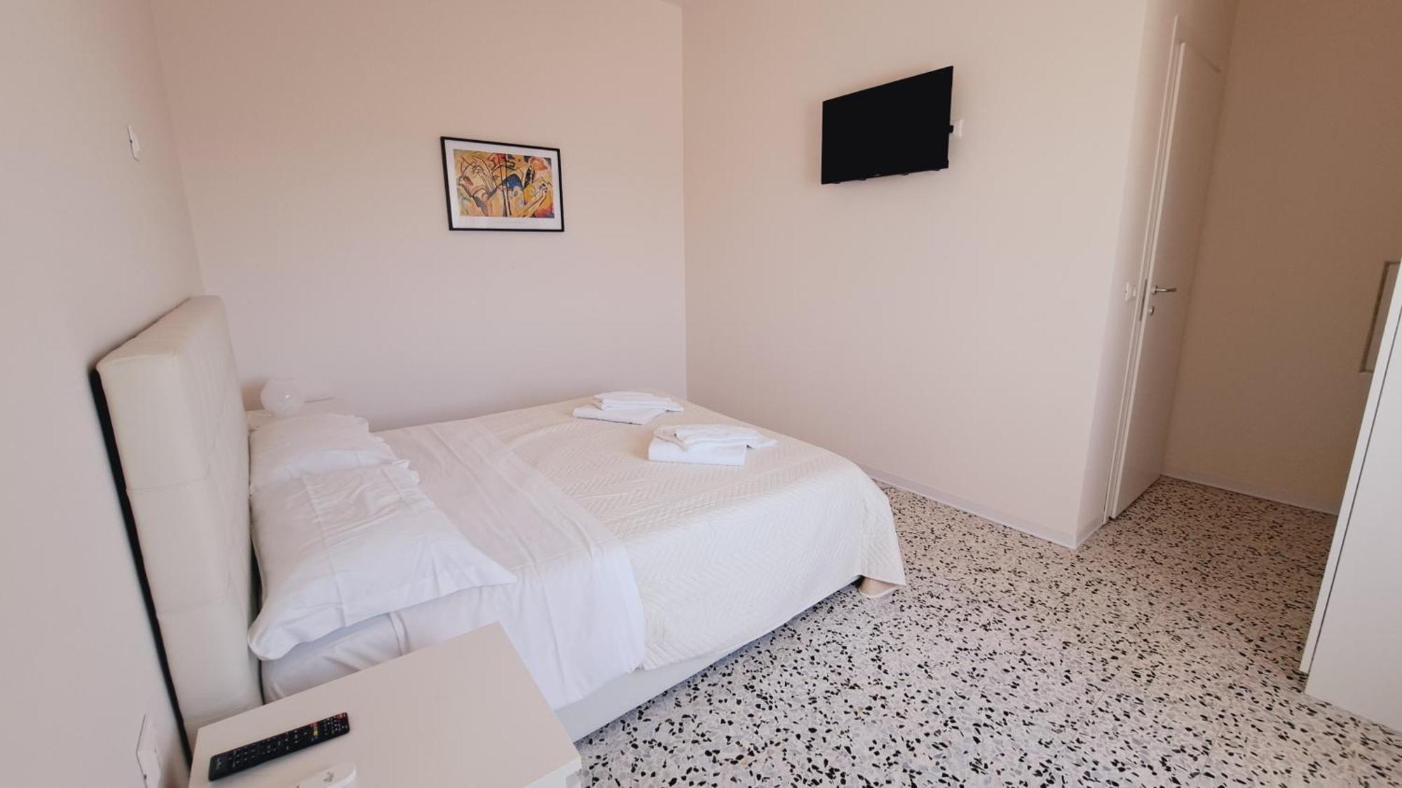 B & B Le Tre Rose Tollo Exterior photo