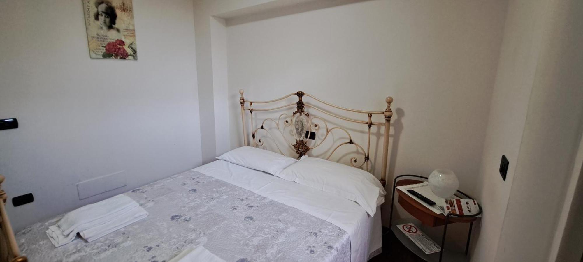 B & B Le Tre Rose Tollo Exterior photo